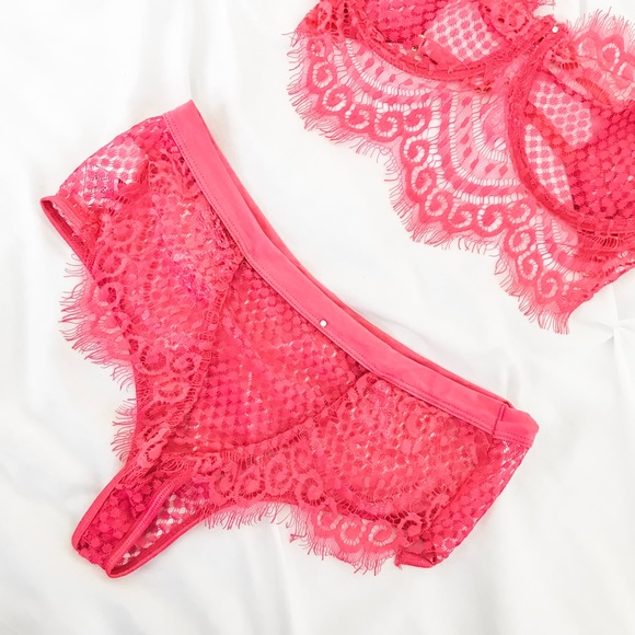 Chantilly Lace Bra & Panty Set (S-5X) - Picture 5 of 5